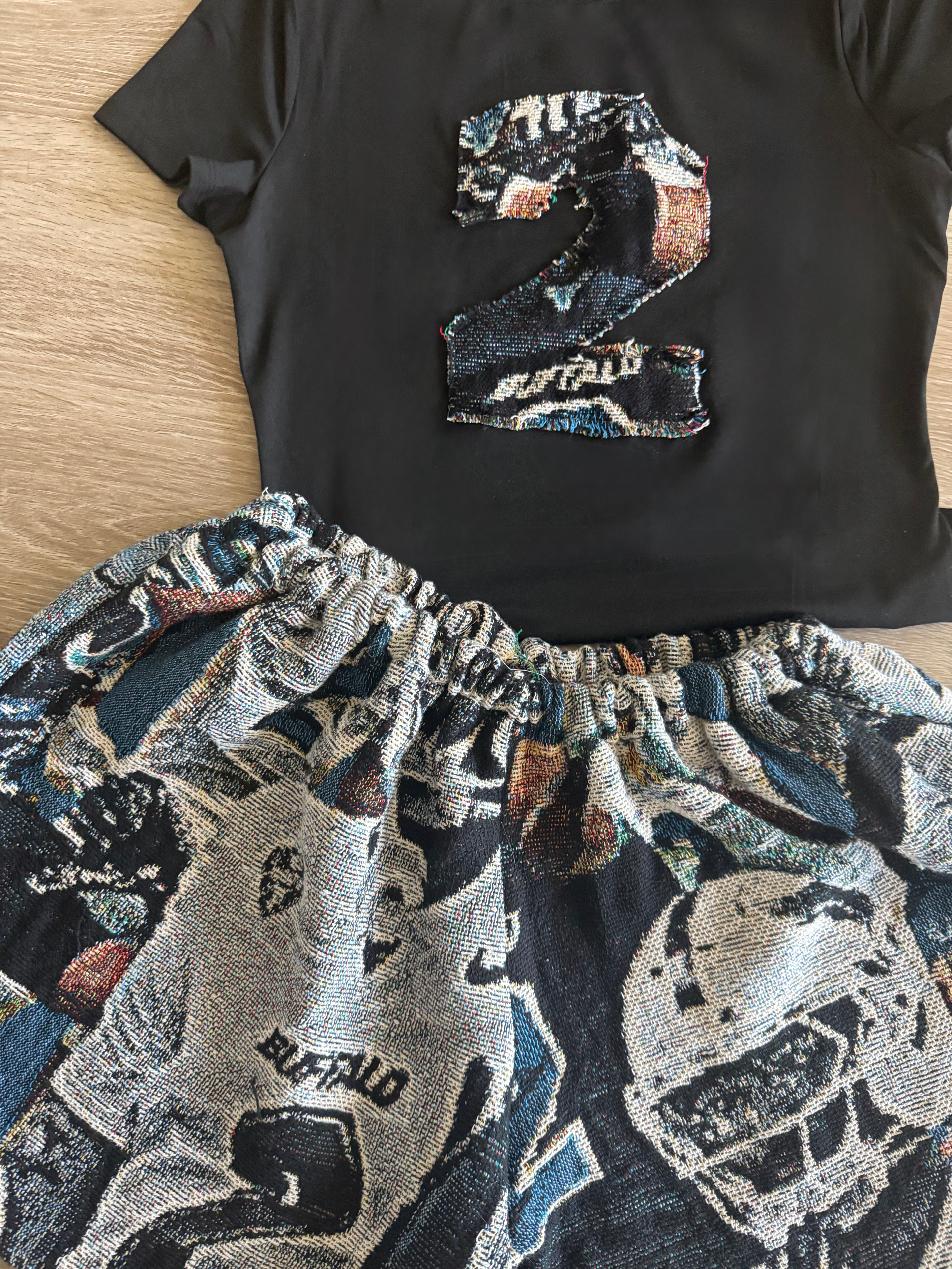 Tapestry short and number Tshirt